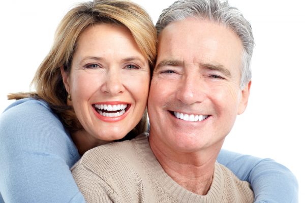 ¿Por qué debo elegir implantes dentales en Clínica Dental Avenida del Mediterráneo?